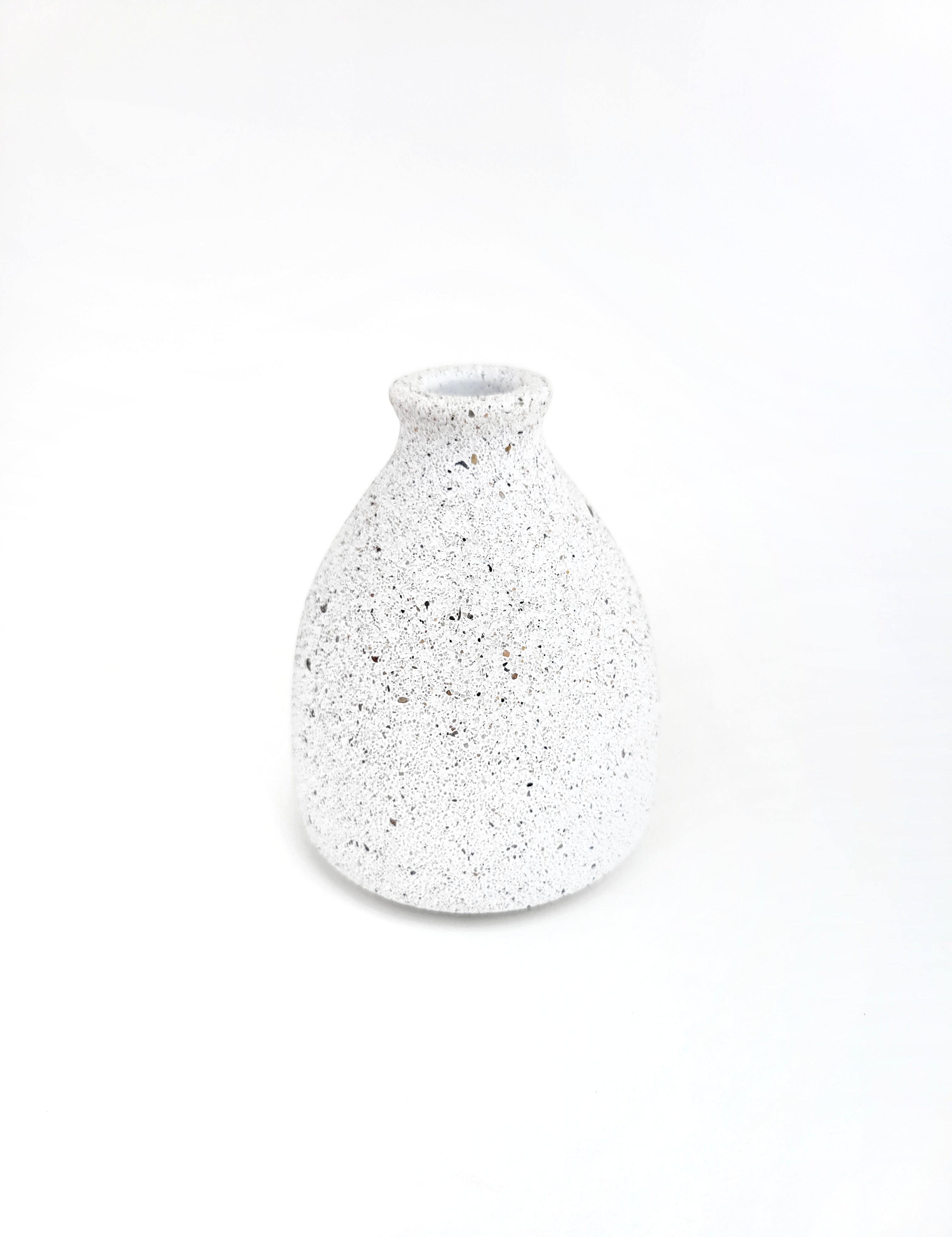 White_Small_Modern_Vase_Front.jpg