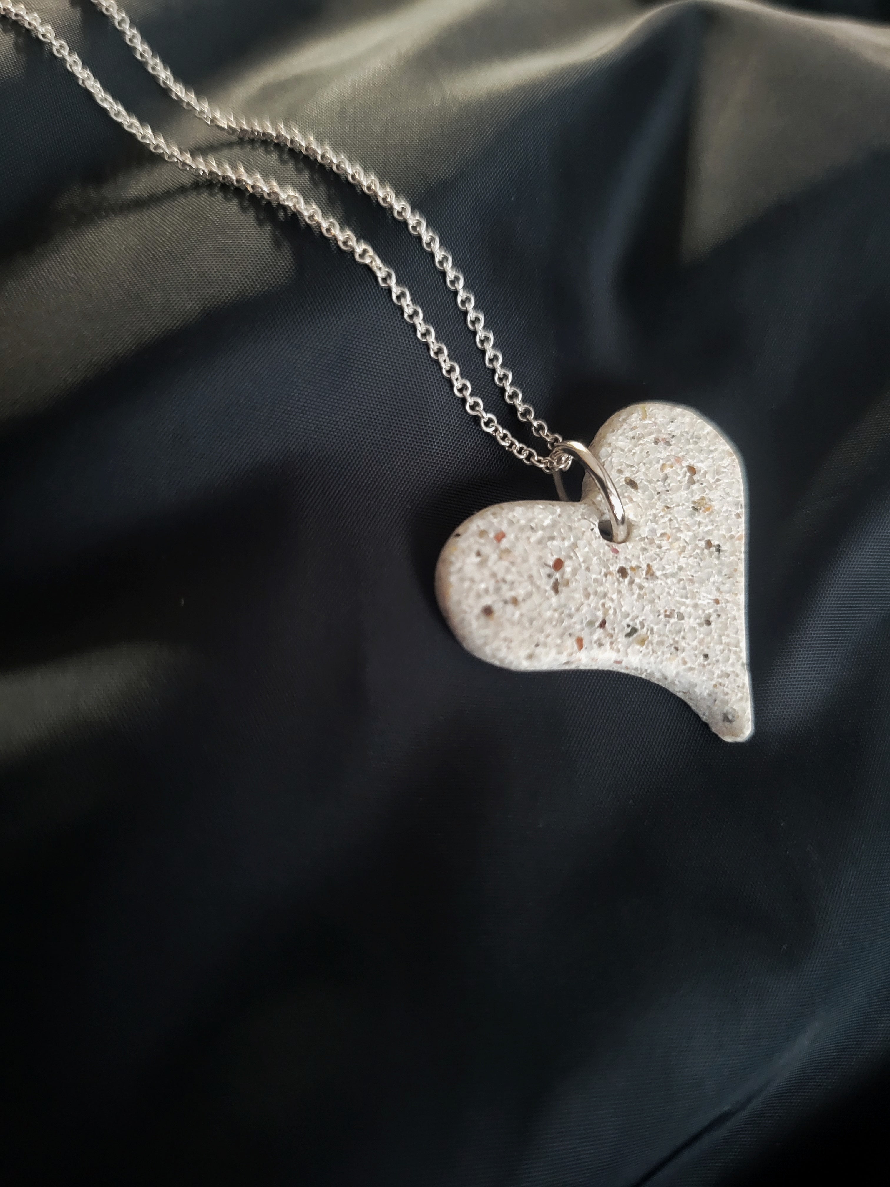 Modern Sparkling White Stone Heart Necklace