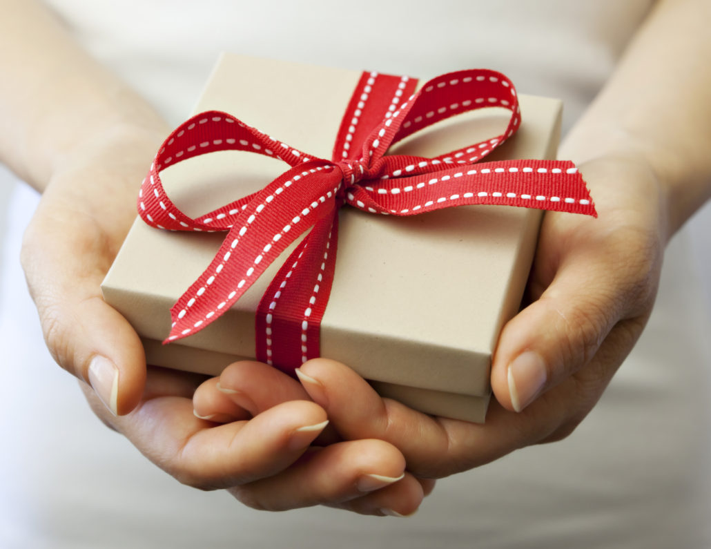 Gift-giving-simple-image-1030x795.jpg