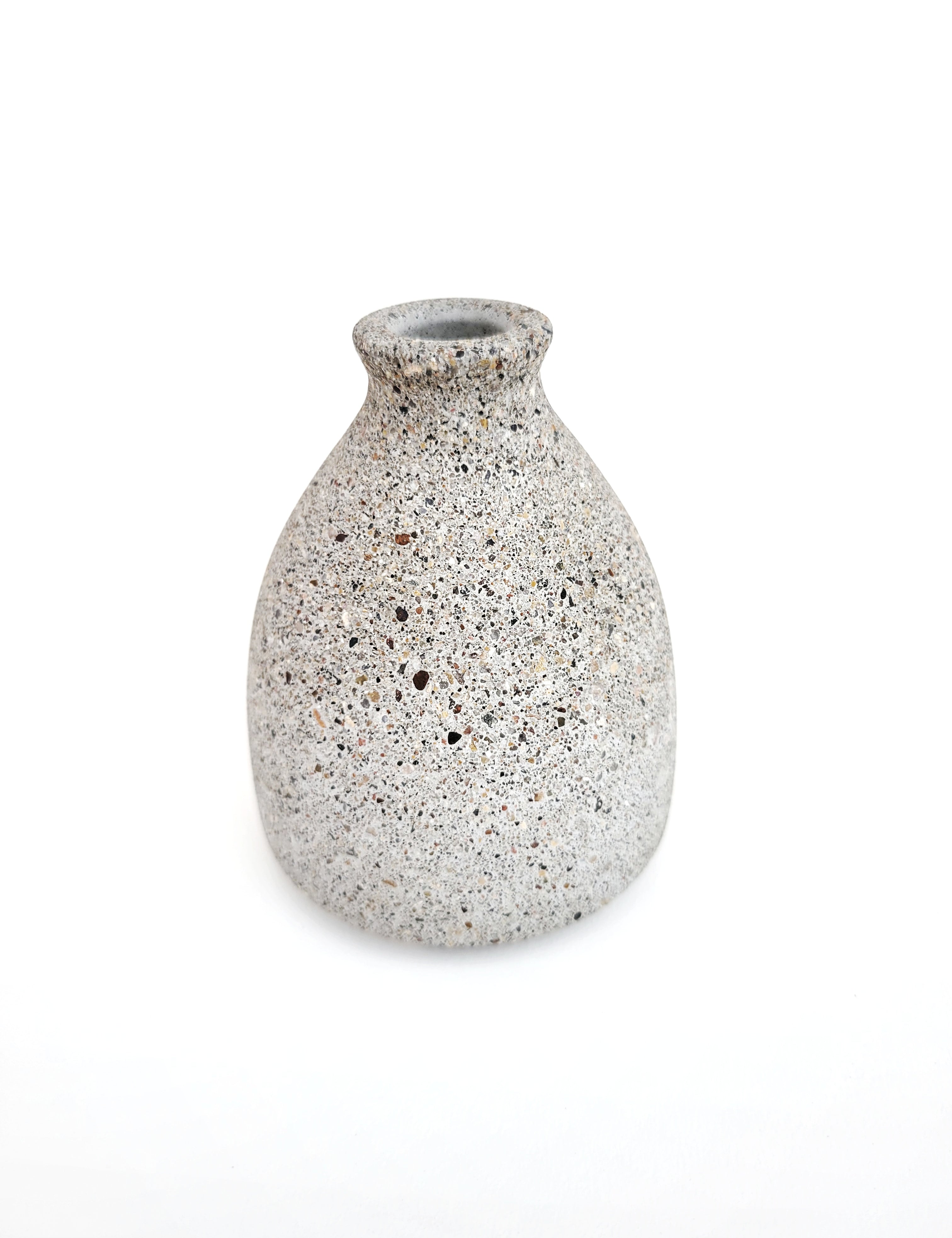 Grey_Small_Modern_Vase_Front.jpg